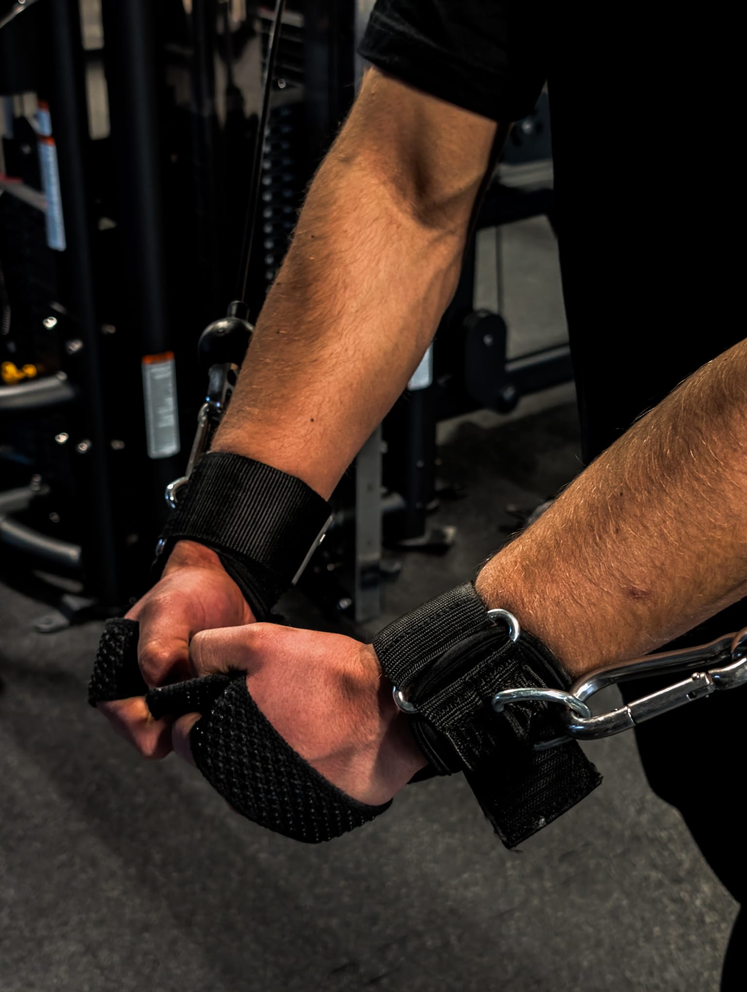 Cuffed lifting straps